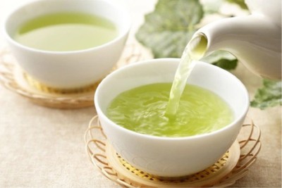 Trà đen hay trà xanh tốt hơn? Cách uống trà đúng để tận dụng lợi ích sức khỏe - Máy sấy Trà Xanh Ánh Dương